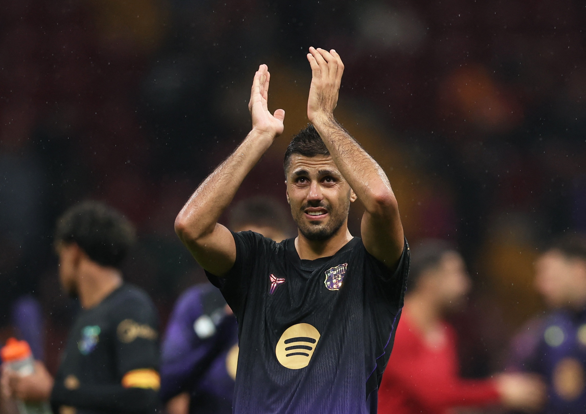 Soccer Football - UEFA Champions League - Galatasaray v FC Barcelona - Rams Park, Istanbul, Turkey - October 13, 2026 FC Barcelona's Rodri applauds fans after the match