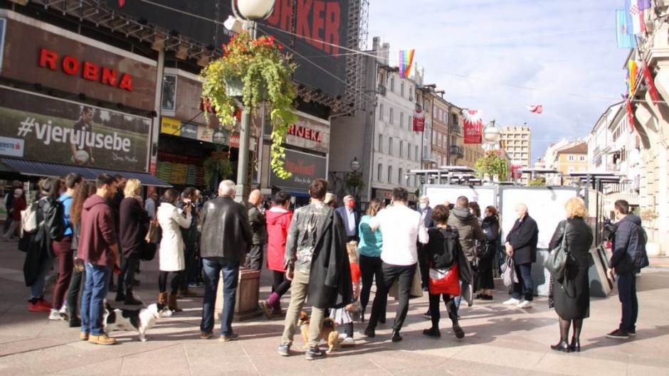 2_Pressica_Okupljeni