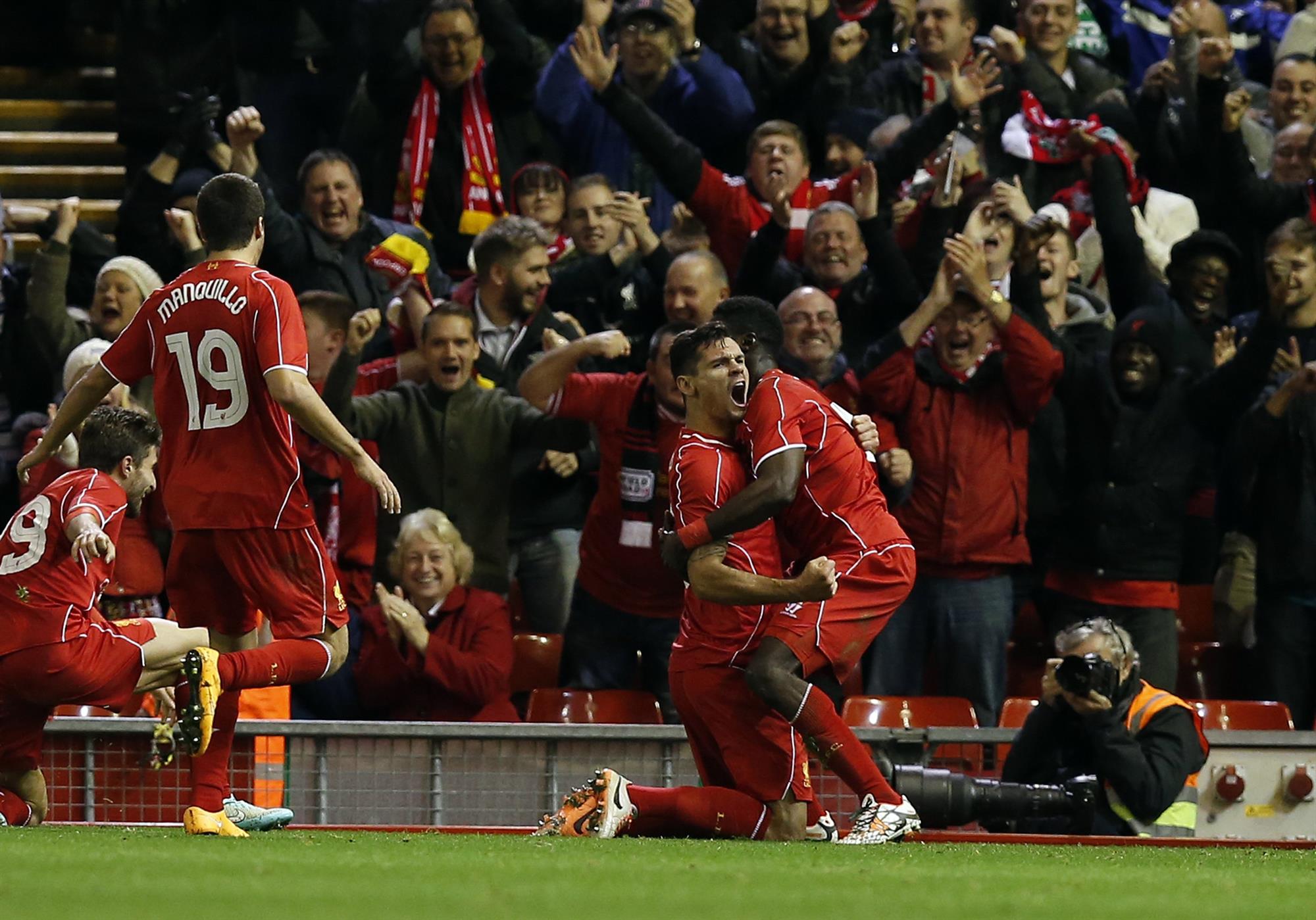 2014-10-28T220020Z_1559810138_GM1EAAT0GNA01_RTRMADP_3_SOCCER-ENGLAND