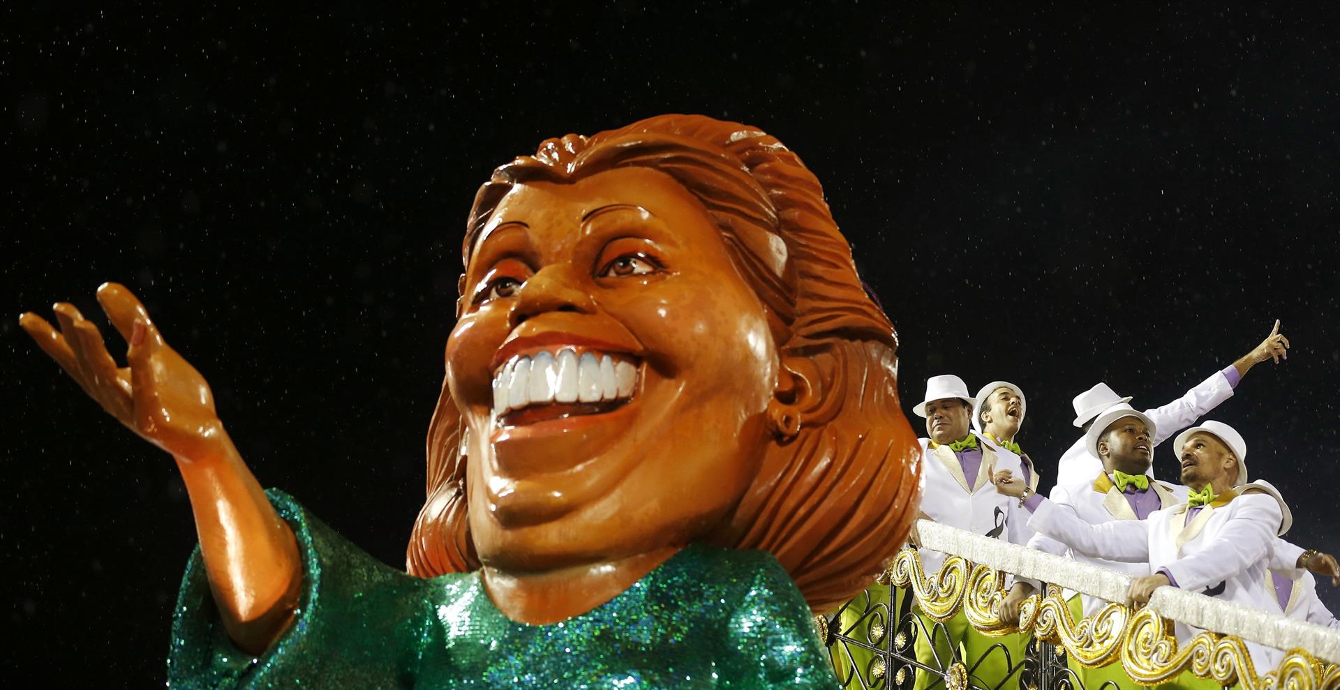 2015-02-16T021924Z_545680370_GM1EB2G0SGU01_RTRMADP_3_BRAZIL-CARNIVAL