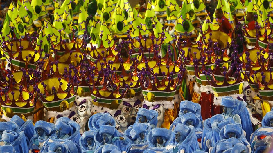 2015-02-16T085526Z_70956621_GM1EB2G1AX501_RTRMADP_3_BRAZIL-CARNIVAL