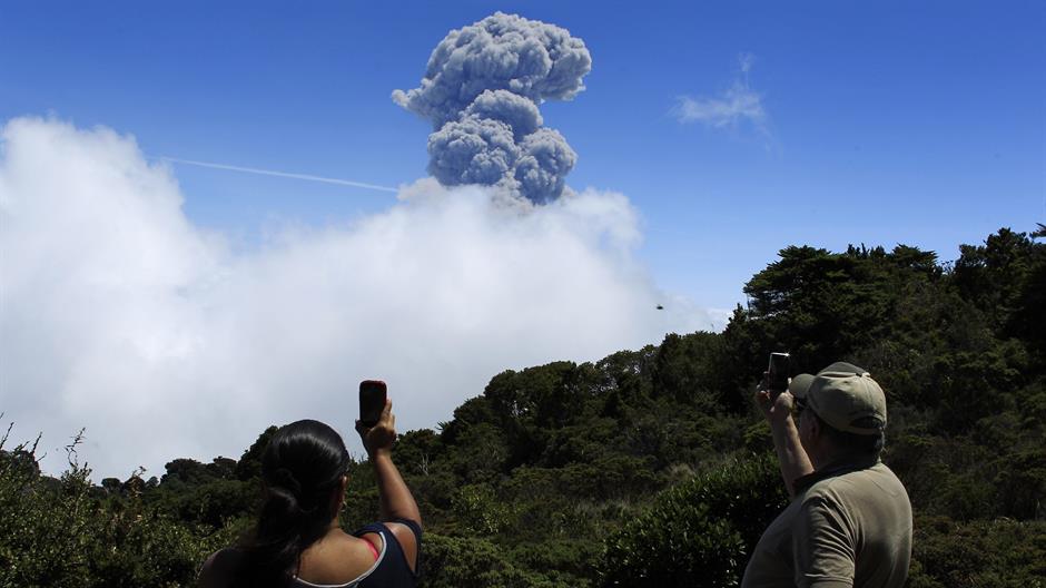 2015-03-13T173236Z_1049782497_GM1EB3E044Z01_RTRMADP_3_COSTA-RICA-VOLCANO