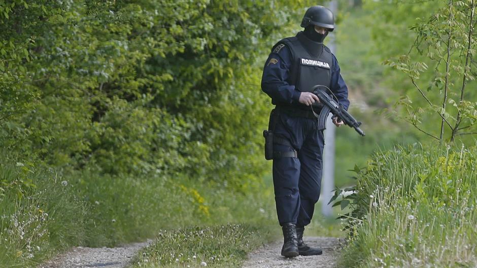 2015-04-28T054814Z_458828872_GF10000075593_RTRMADP_3_BOSNIA-POLICE-ATTACK