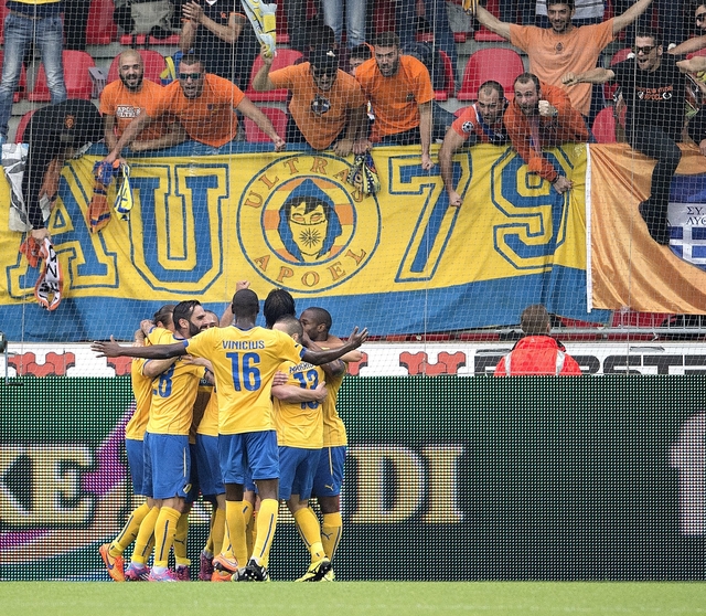 2015-07-28T192848Z_2074628969_GF20000007393_RTRMADP_2_SOCCER-CHAMPIONS