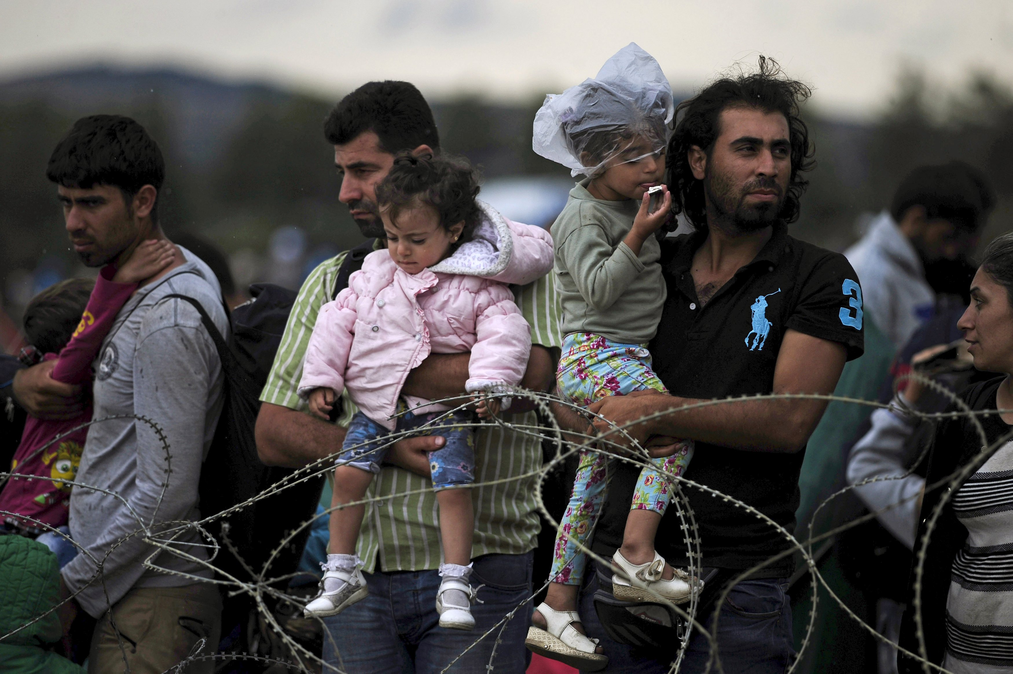 2015-08-22T115306Z_707401866_GF10000179348_RTRMADP_3_EUROPE-MIGRANTS-MACEDONIA