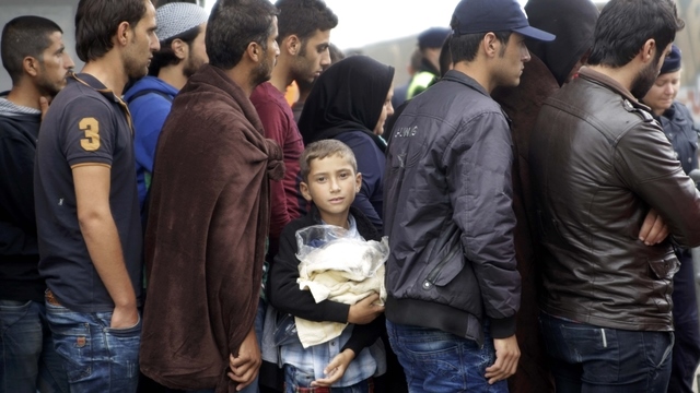 2015-09-05T094101Z_2092751362_LR2EB950QW20A_RTRMADP_2_EUROPE-MIGRANTS-HUNGARY
