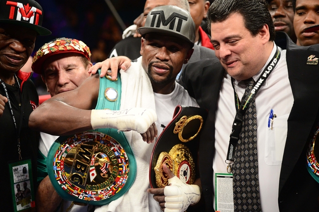 2015-09-13T045706Z_553112087_NOCID_RTRMADP_2_BOXING-MAYWEATHER-VS-BERTO