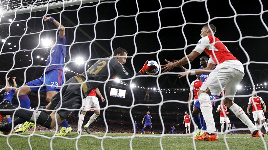 2015-09-29T204342Z_219923934_GF10000226830_RTRMADP_3_SOC