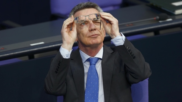 2015-10-01T072812Z_239704073_LR1EBA10KQPJ6_RTRMADP_2_GERMANY-POLITICS