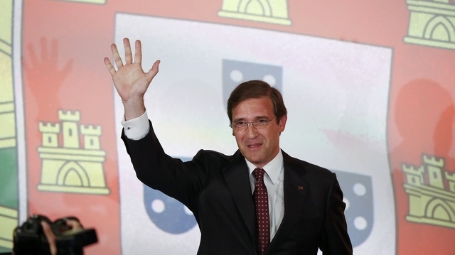 2015-10-04T230204Z_13850238_LR1EBA41RZ5JY_RTRMADP_2_PORTUGAL-ELECTION
