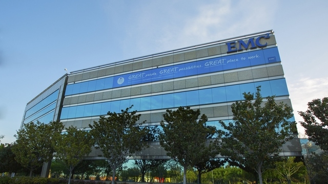 2015-10-08T172158Z_2101596997_GF10000236791_RTRMADP_2_EMC-US-M-A-DELL