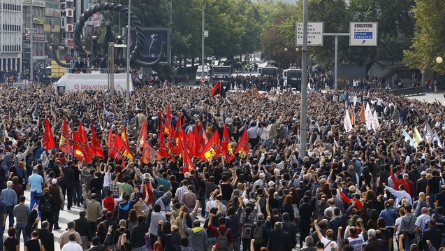 2015-10-11T091313Z_2036910300_GF10000240786_RTRMADP_2_TURKEY-EXPLOSION