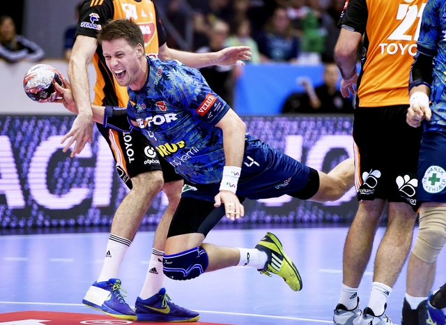 2015-10-11T205536Z_103858439_GF10000241455_RTRMADP_2_DENMARK-SPORTS