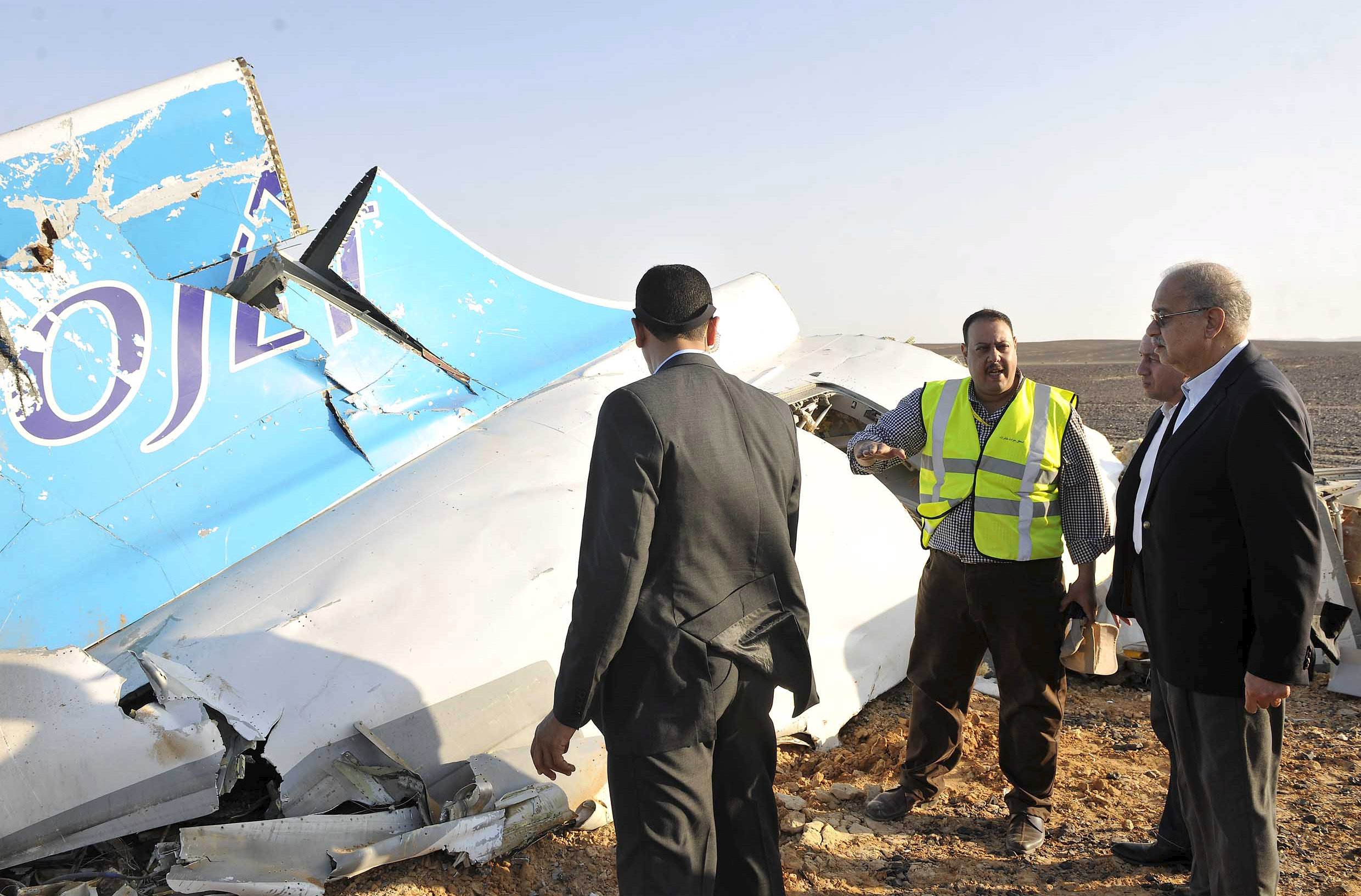 2015-10-31T180931Z_1543483776_GF20000040676_RTRMADP_3_EGYPT-CRASH