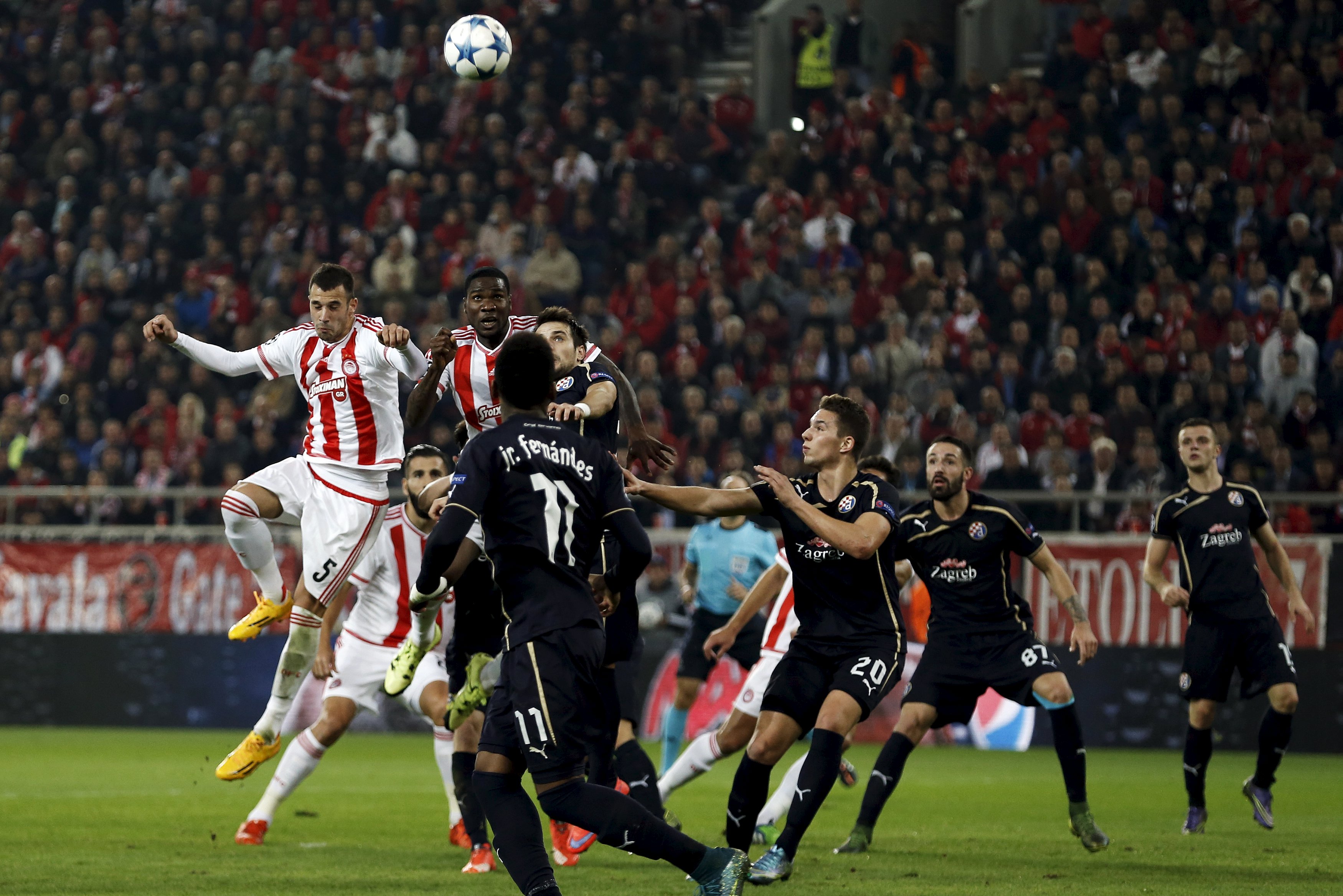 2015-11-04T212422Z_179604766_GF20000045744_RTRMADP_3_SOCCER-CHAMPIONS-OLY-DZA