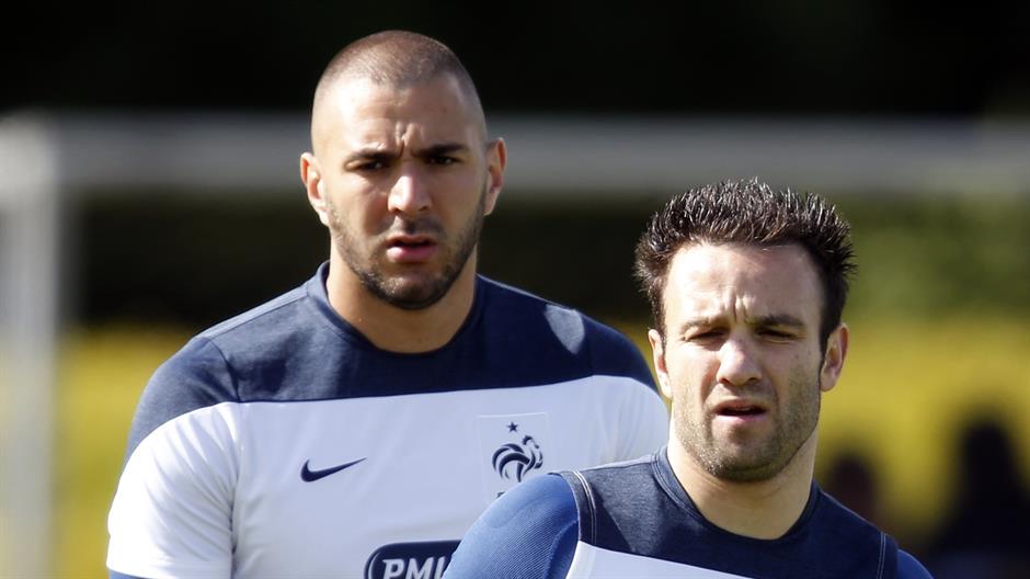 2015-11-05T085510Z_467760923_PM1EBB50QOM01_RTRMADP_3_SOCCER-FRANCE-SEXTAPE