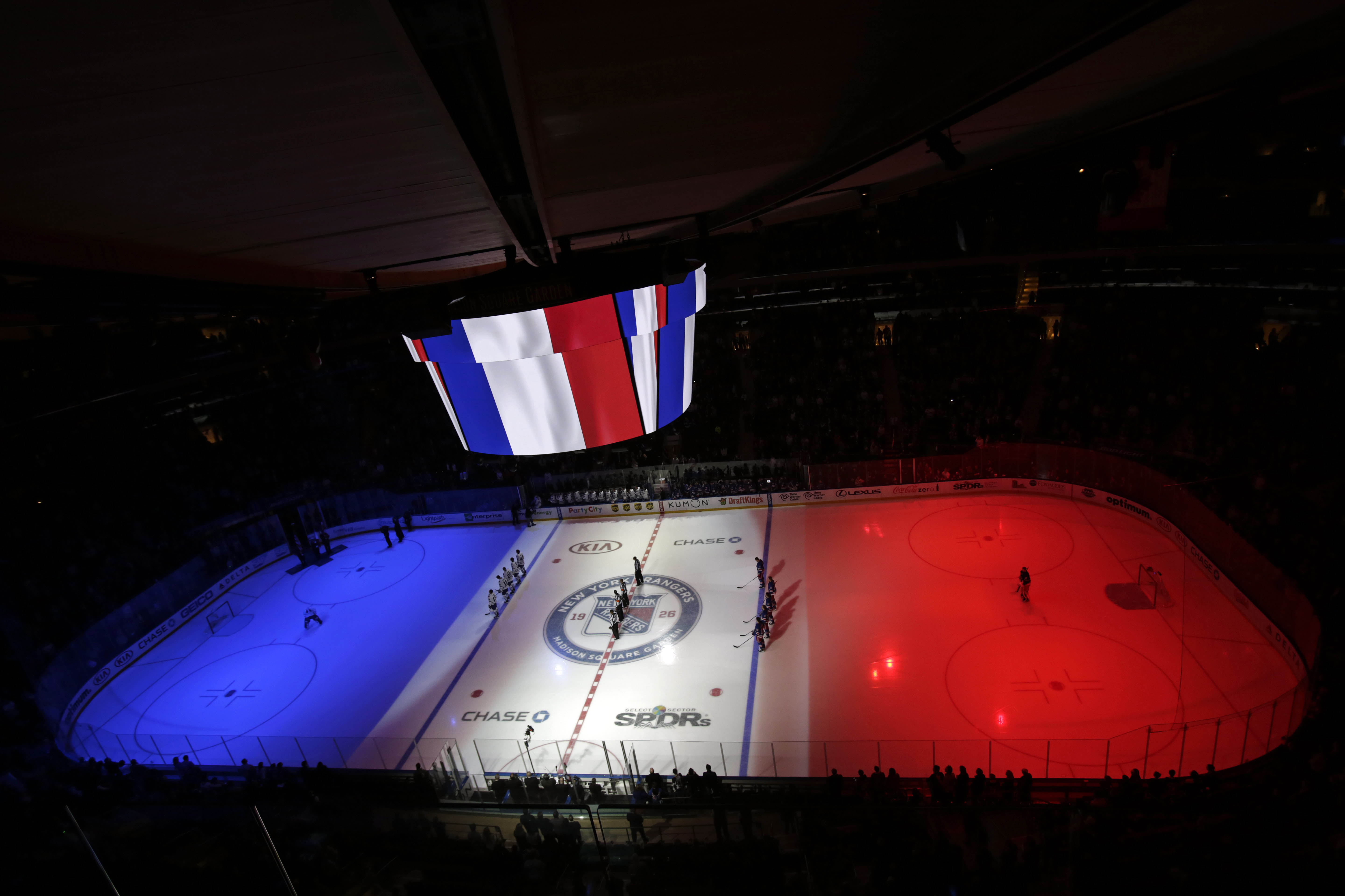 2015-11-16T010754Z_880875815_NOCID_RTRMADP_3_NHL-TORONTO-MAPLE-LEAFS-AT-NEW-YORK-RANGERS