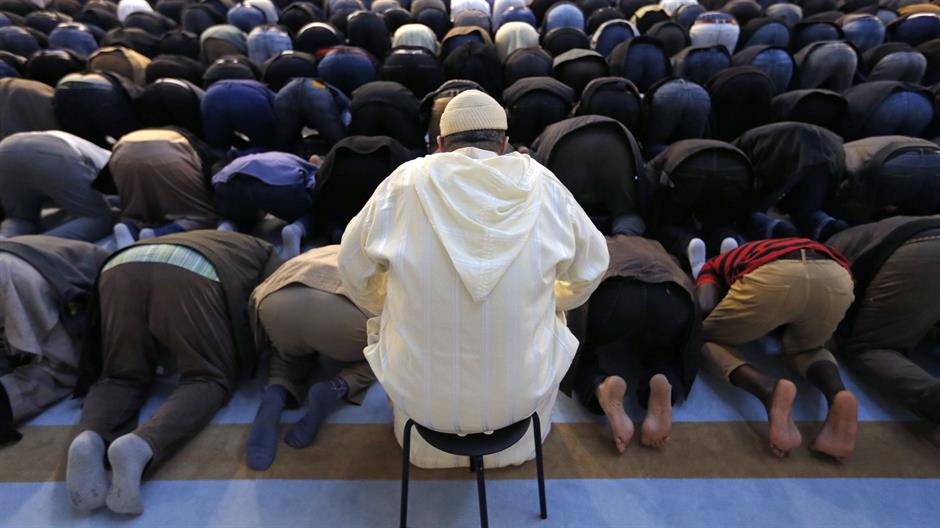 2015-11-20T132803Z_75204515_PM1EBBK13TH01_RTRMADP_3_FRANCE-SHOOTING