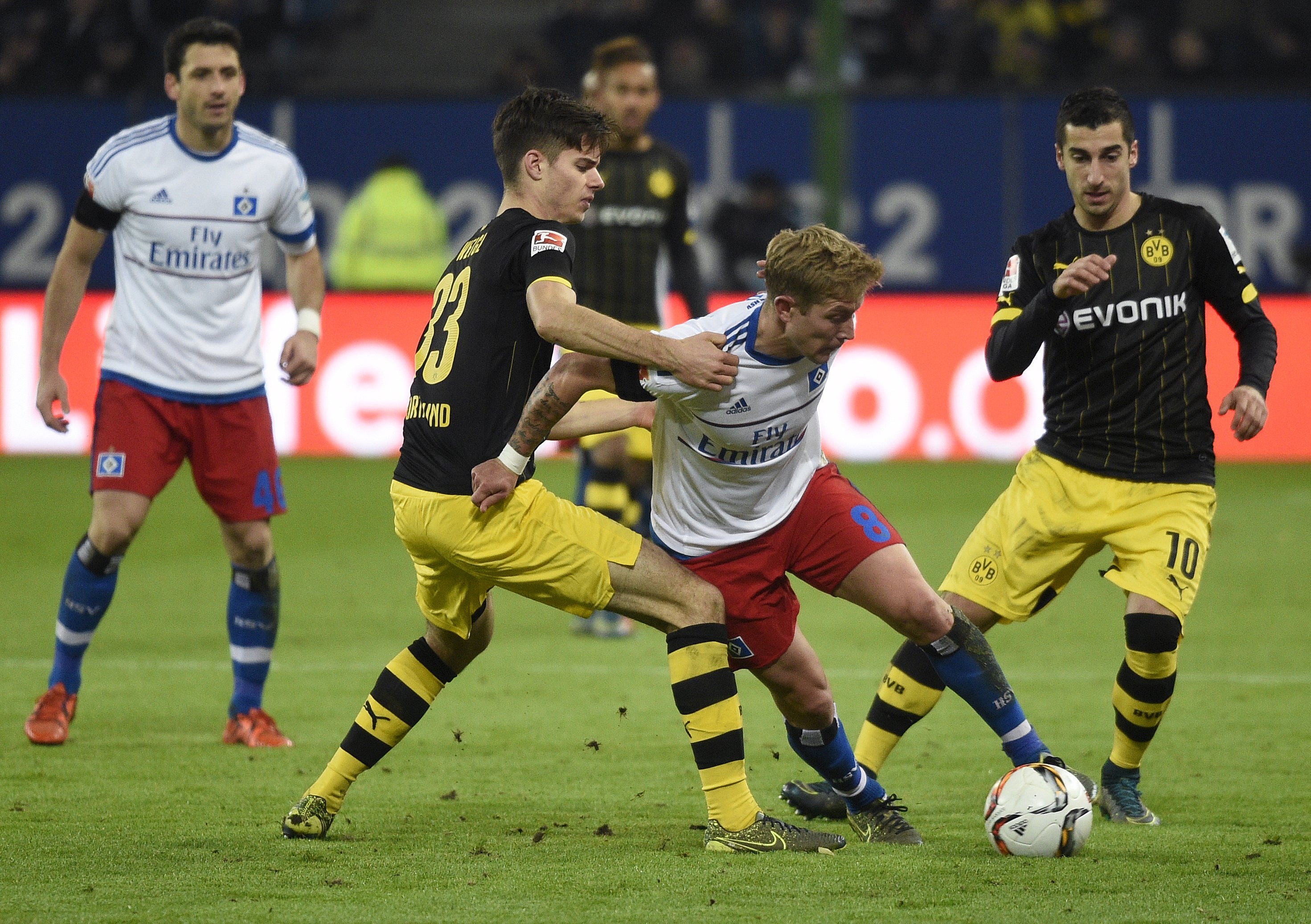 2015-11-20T212741Z_630111378_GF20000067976_RTRMADP_3_SOCCER-GERMANY