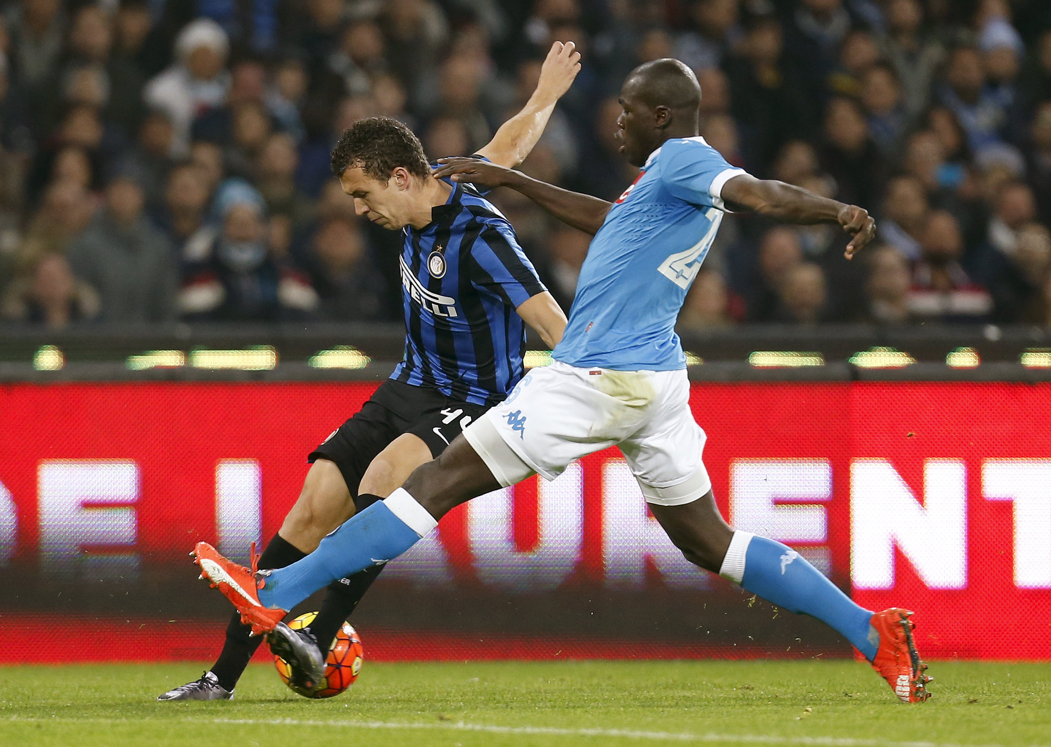 2015-11-30T204354Z_604788920_GF20000079970_RTRMADP_3_SOCCER-ITALY