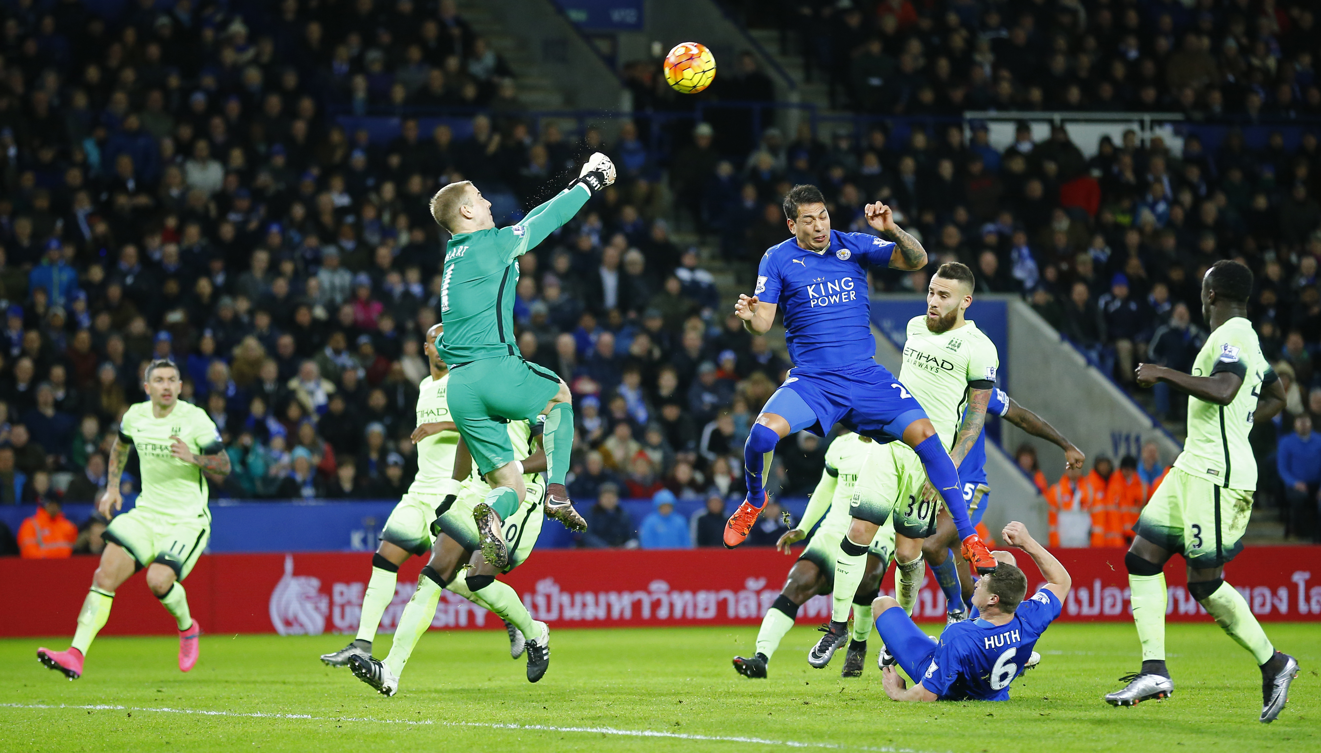 2015-12-29T213909Z_94426749_MT1ACI14234514_RTRMADP_3_SOCCER-ENGLAND-LEI-MCI