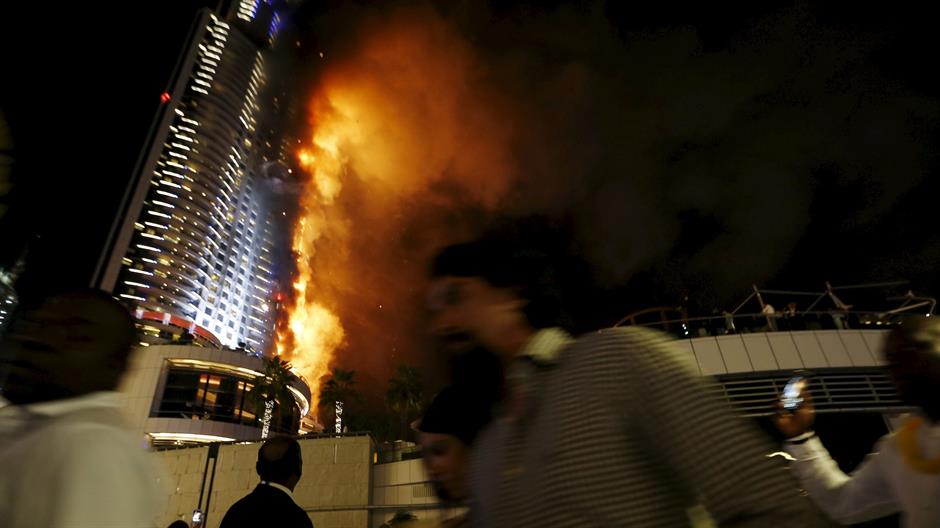 2015-12-31T181939Z_562088928_GF10000279717_RTRMADP_3_EMIRATES-DUBAI-FIRE