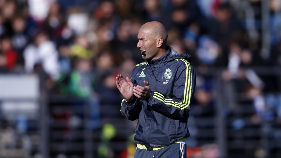 2016-01-05T113312Z_1921851951_D1BESFKHNKAA_RTRMADP_3_SOCCER-SPAIN-REAL-ZIDANE