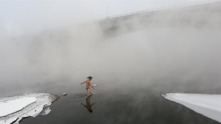 2016-01-06T110051Z_1051708900_GF10000283403_RTRMADP_3_RUSSIA-SWIMMING-WIDERIMAGE