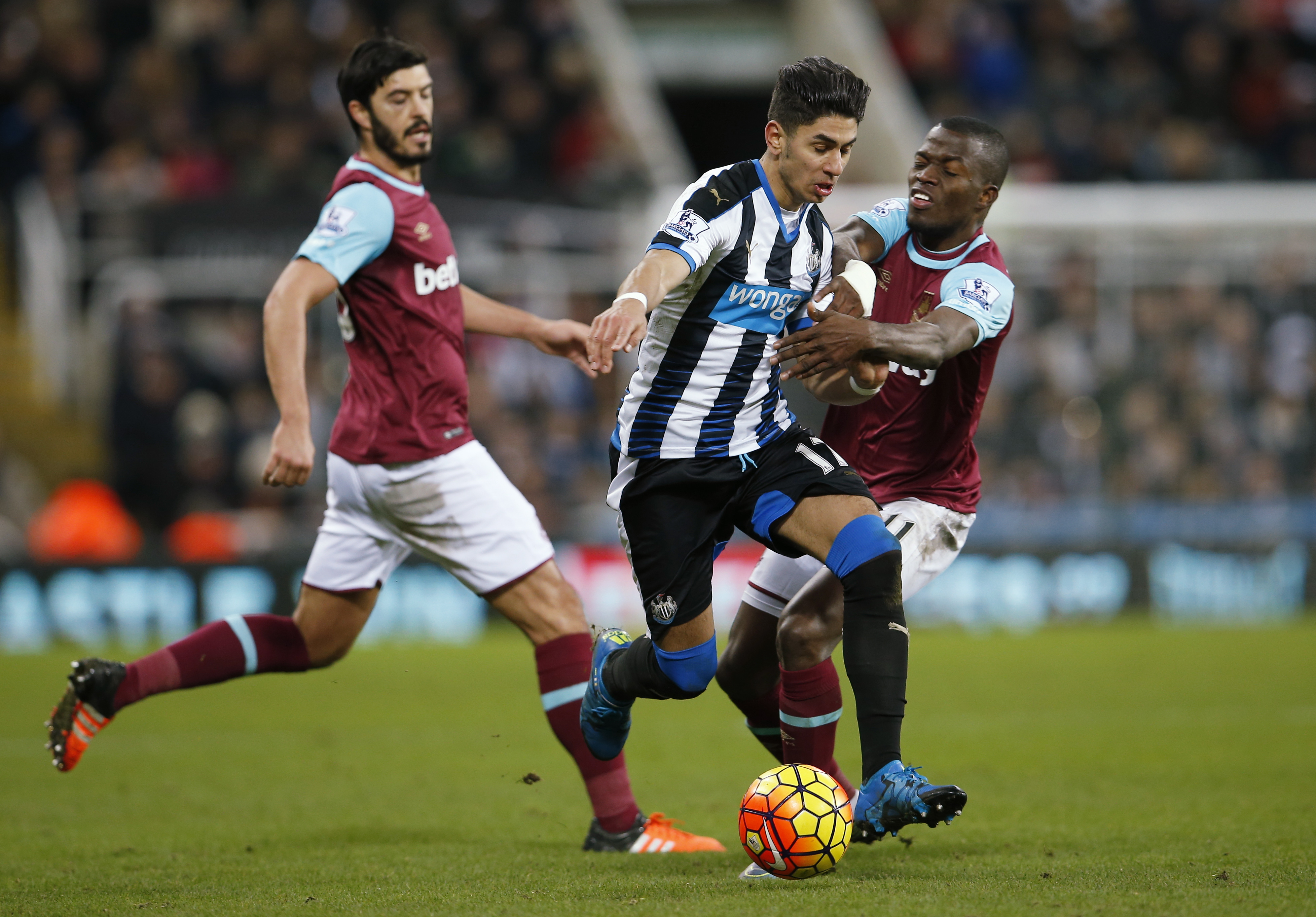 2016-01-16T171452Z_95966092_MT1ACI14248954_RTRMADP_3_SOCCER-ENGLAND-NEW-WHU