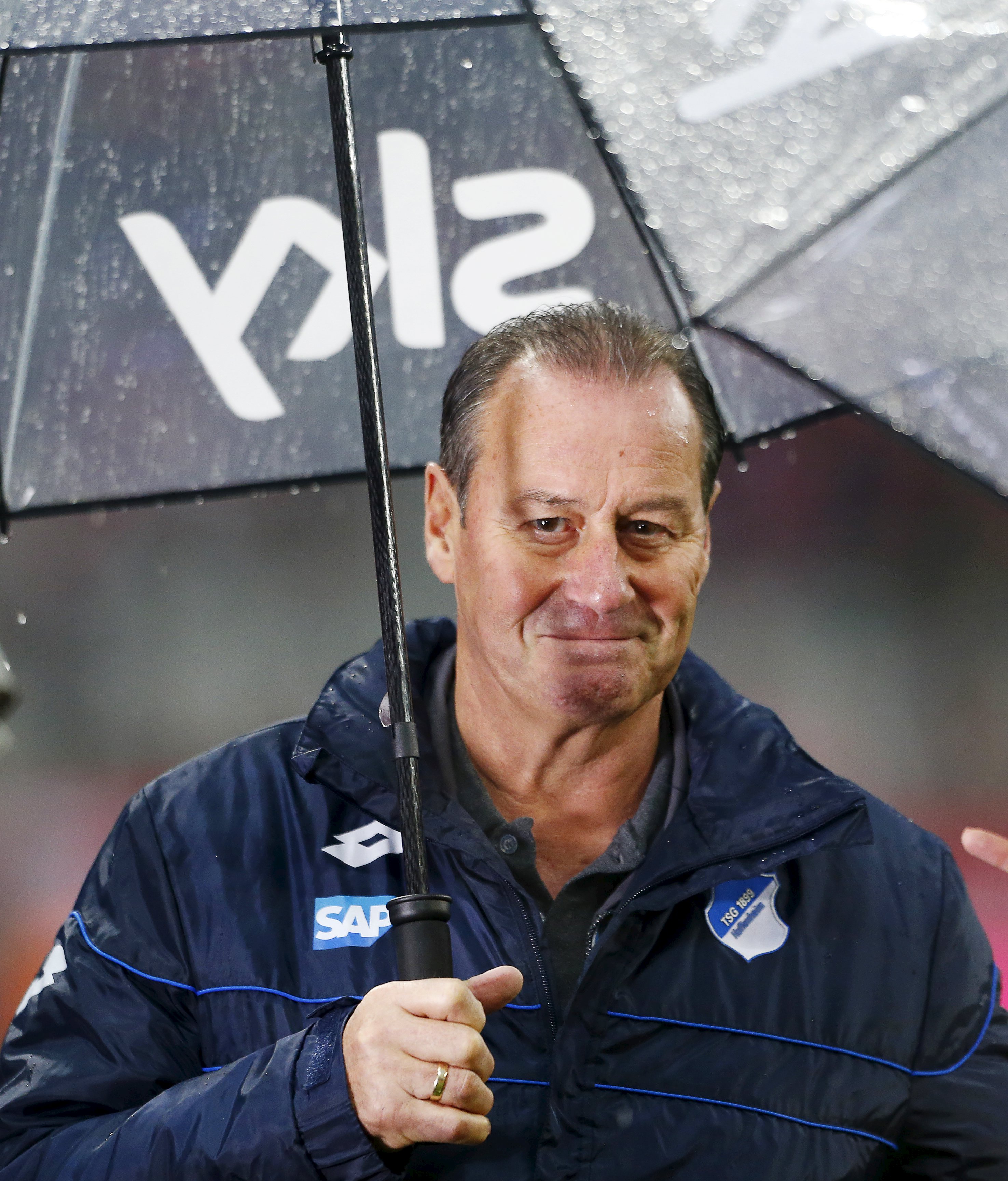 2016-01-31T174002Z_77100427_GF10000291132_RTRMADP_3_SOCCER-GERMANY