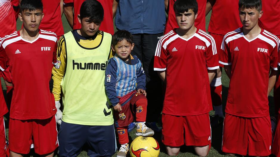 2016-02-02T090312Z_227624646_D1BESKRKXKAA_RTRMADP_3_AFGHANISTAN-MESSI