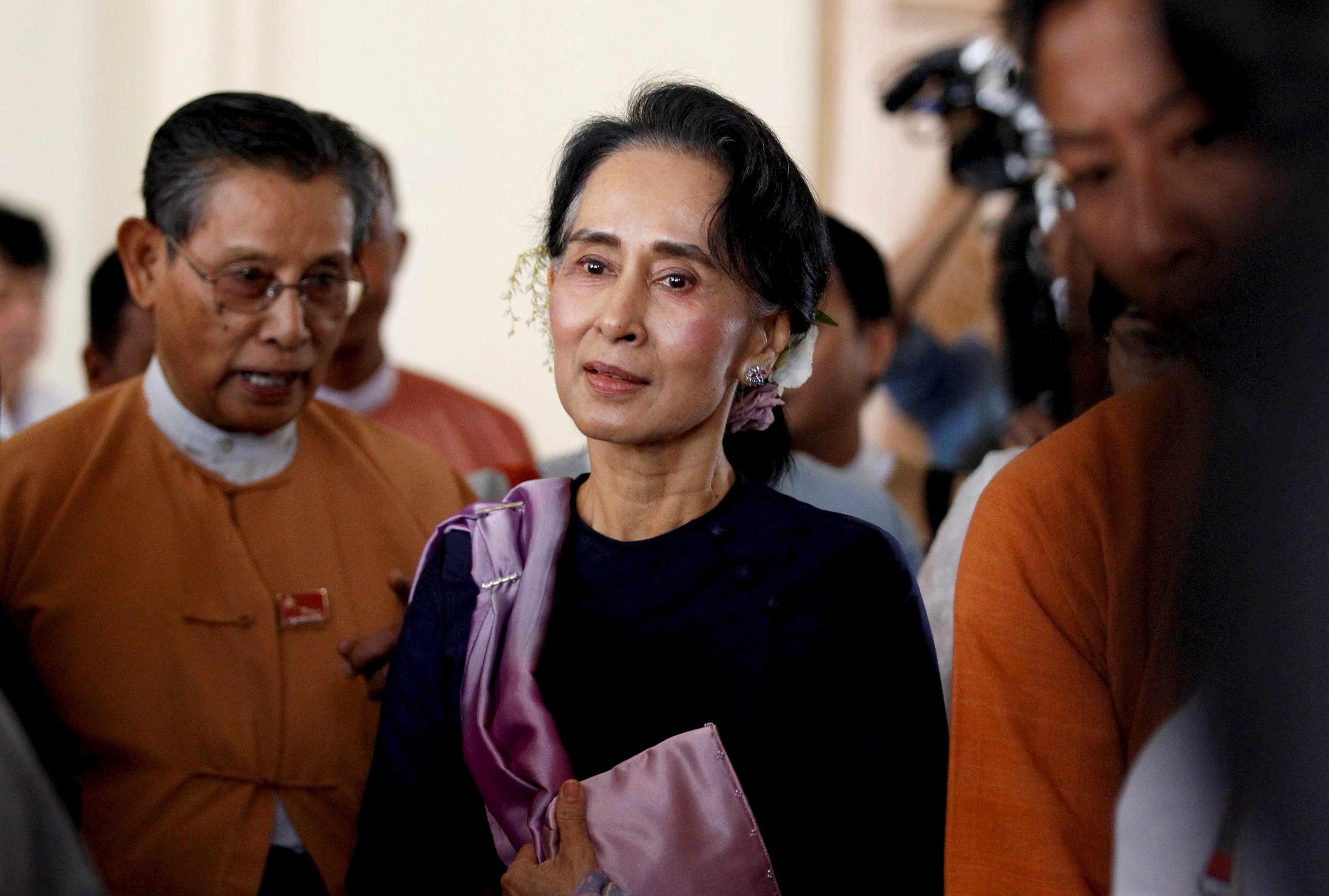 2016-02-03T062607Z_925980265_GF10000294035_RTRMADP_3_MYANMAR-POLITICS