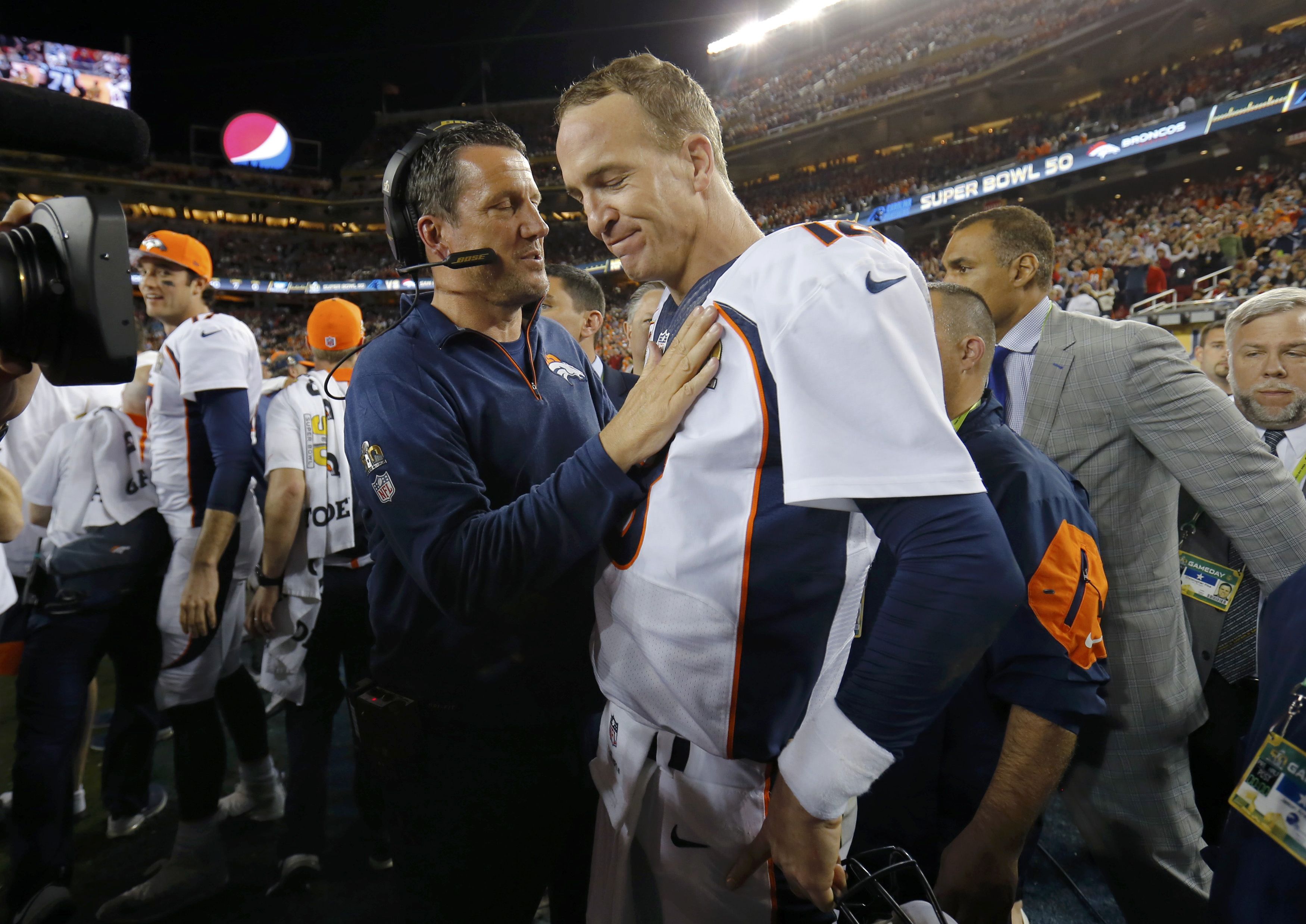 2016-02-08T045132Z_1929856299_TB3EC280DHLSI_RTRMADP_3_NFL-SUPERBOWL