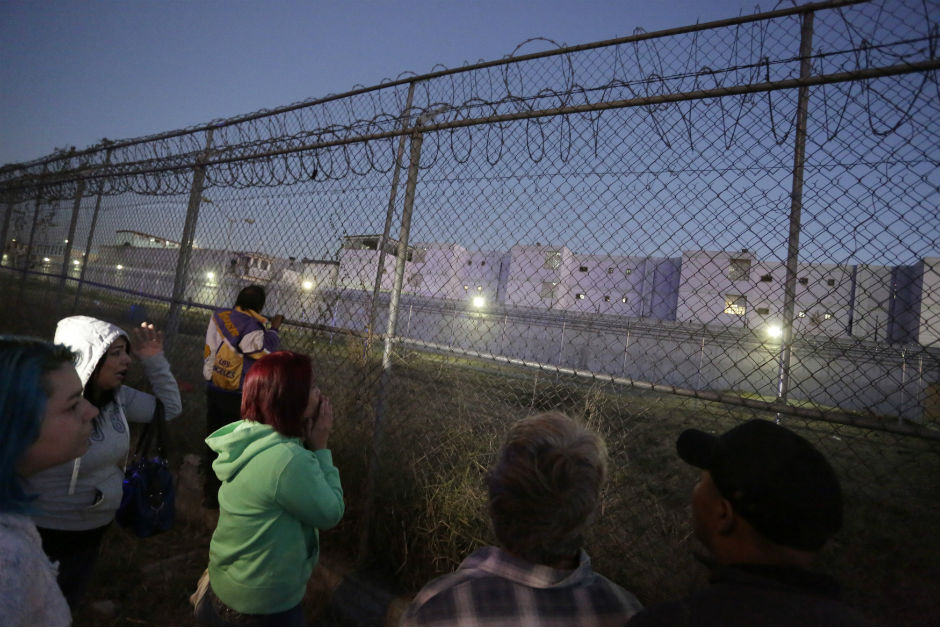 2016-02-11T141649Z_1346183284_D1BESMKTAVAA_RTRMADP_3_MEXICO-PRISON