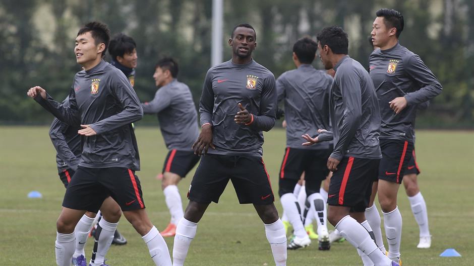 2016-02-23T103108Z_929904299_GF10000319732_RTRMADP_3_SOCCER-CHINA