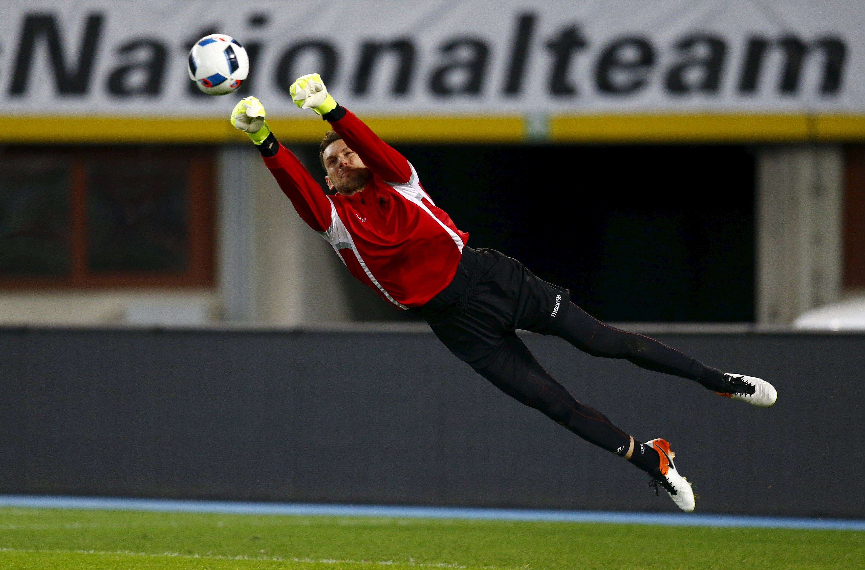 2016-03-25T212321Z_820602549_GF10000360852_RTRMADP_3_SOCCER-AUT-ALB