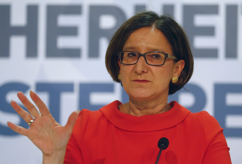 2016-04-09T123145Z_1446024153_GF10000376587_RTRMADP_3_AUSTRIA-INTERIOR-MINISTER