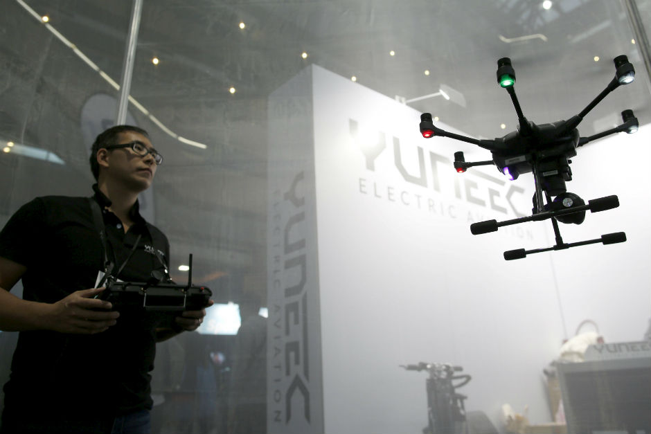 2016-04-15T103737Z_199402109_GF10000383427_RTRMADP_3_TAIWAN-TECHNOLOGY