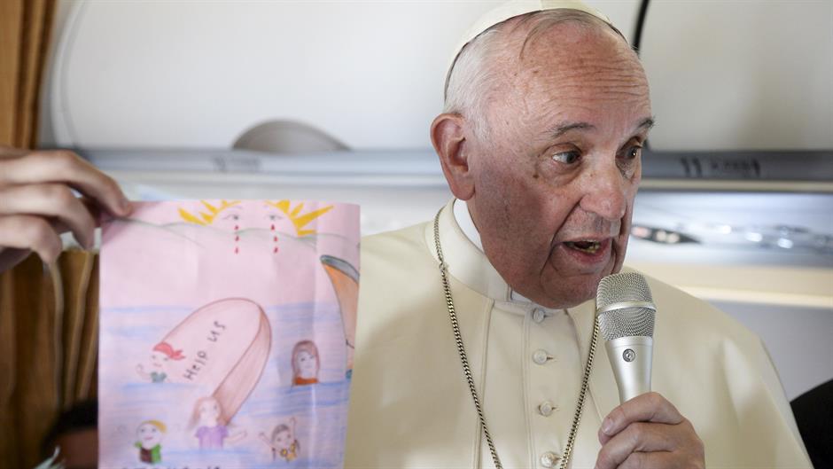 2016-04-16T161533Z_677690234_GF10000384642_RTRMADP_3_EUROPE-MIGRANTS-POPE-LESBOS