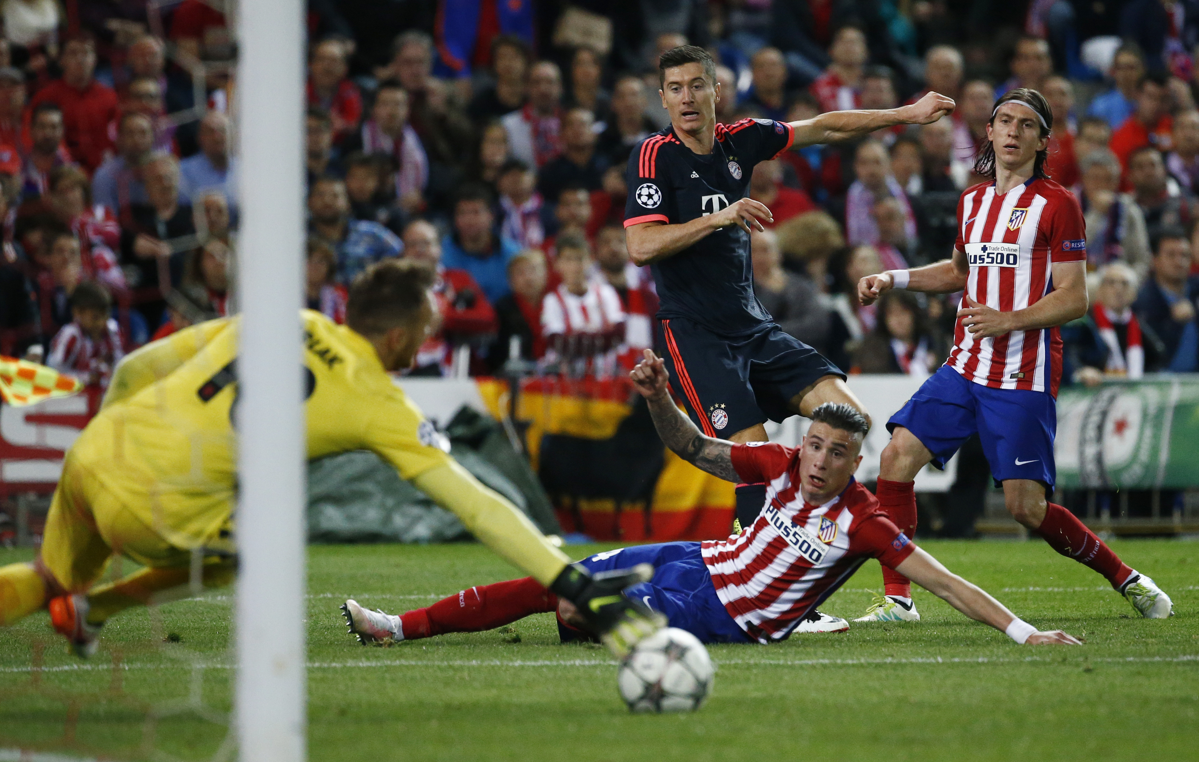 2016-04-27T203620Z_104790980_MT1ACI14363416_RTRMADP_3_SOCCER-CHAMPIONS-ATM-BAY