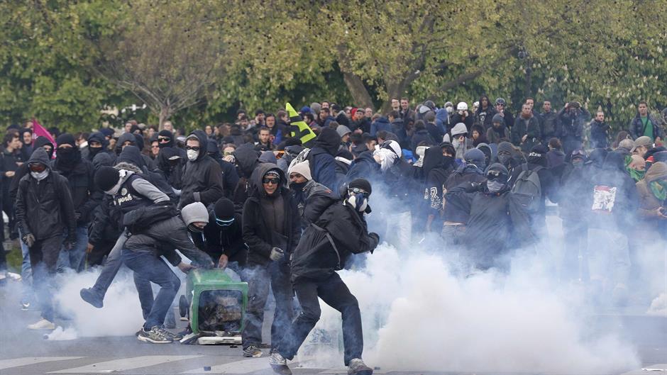 2016-04-28T160716Z_870538051_LR1EC4S18RT5O_RTRMADP_3_FRANCE-PROTESTS