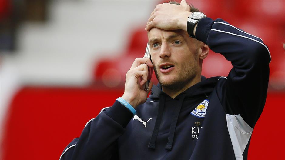 2016-05-01T151954Z_105117594_MT1ACI14366499_RTRMADP_3_SOCCER-ENGLAND-MUN-LEI