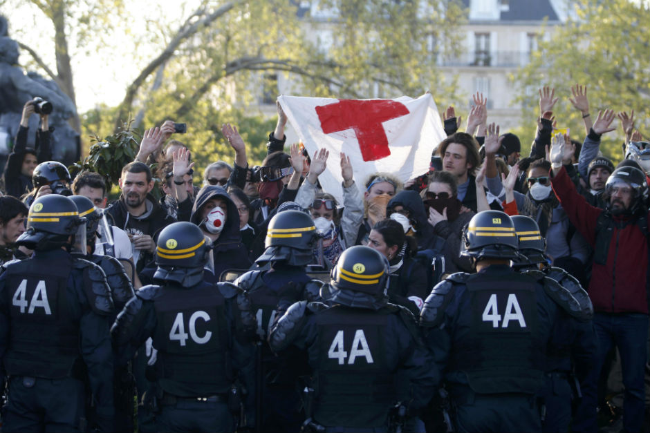2016-05-01T180142Z_720561298_LR1EC511E2JKI_RTRMADP_3_MAY-DAY-FRANCE-PROTEST