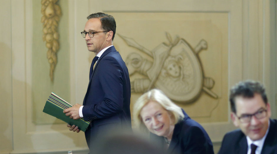 2016-05-25T080948Z_76296931_LR1EC5P0MO10N_RTRMADP_3_GERMANY-POLITICS