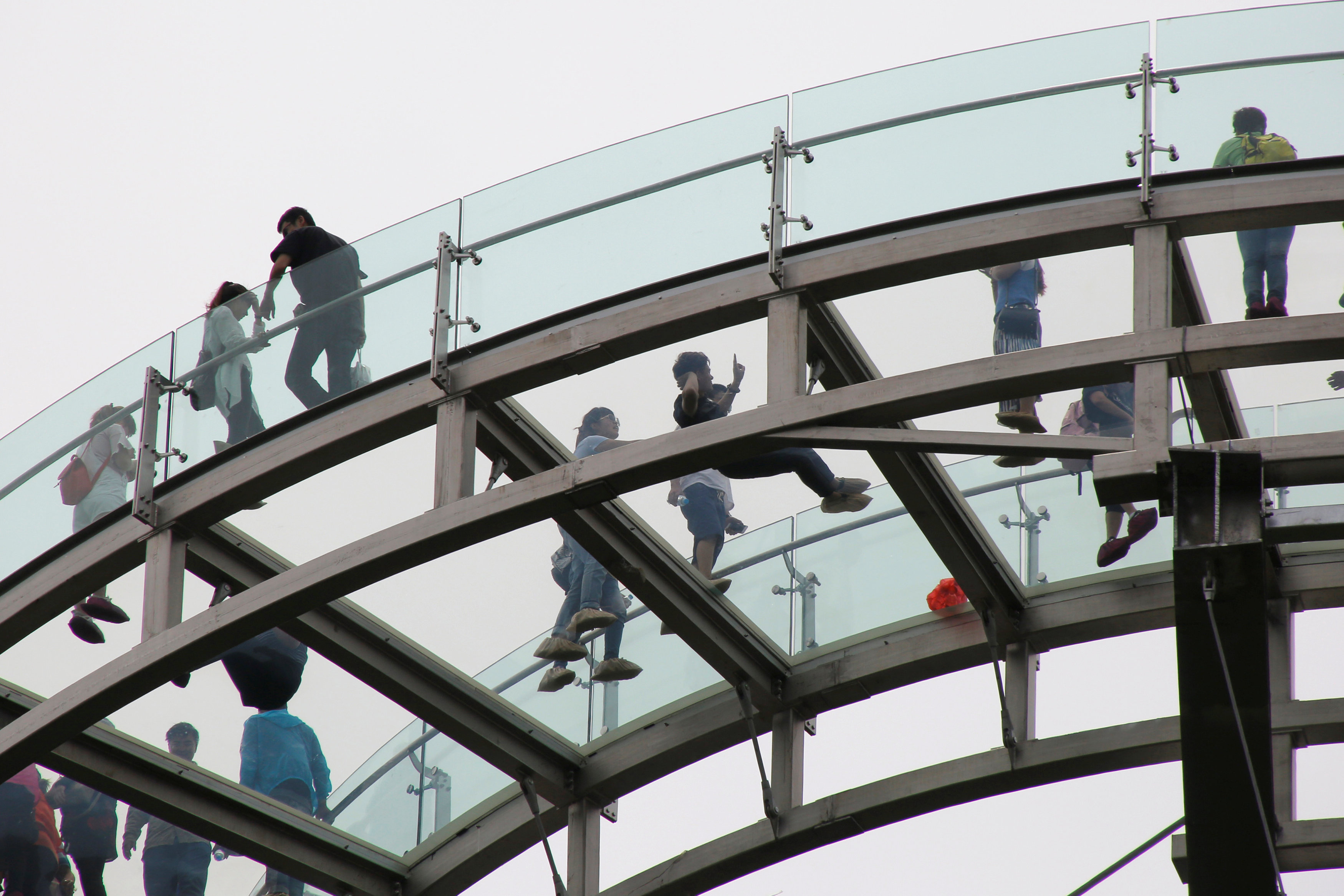 2016-05-27T113828Z_749713873_S1BETGLGXOAA_RTRMADP_3_CHINA-GLASSPLATFORM