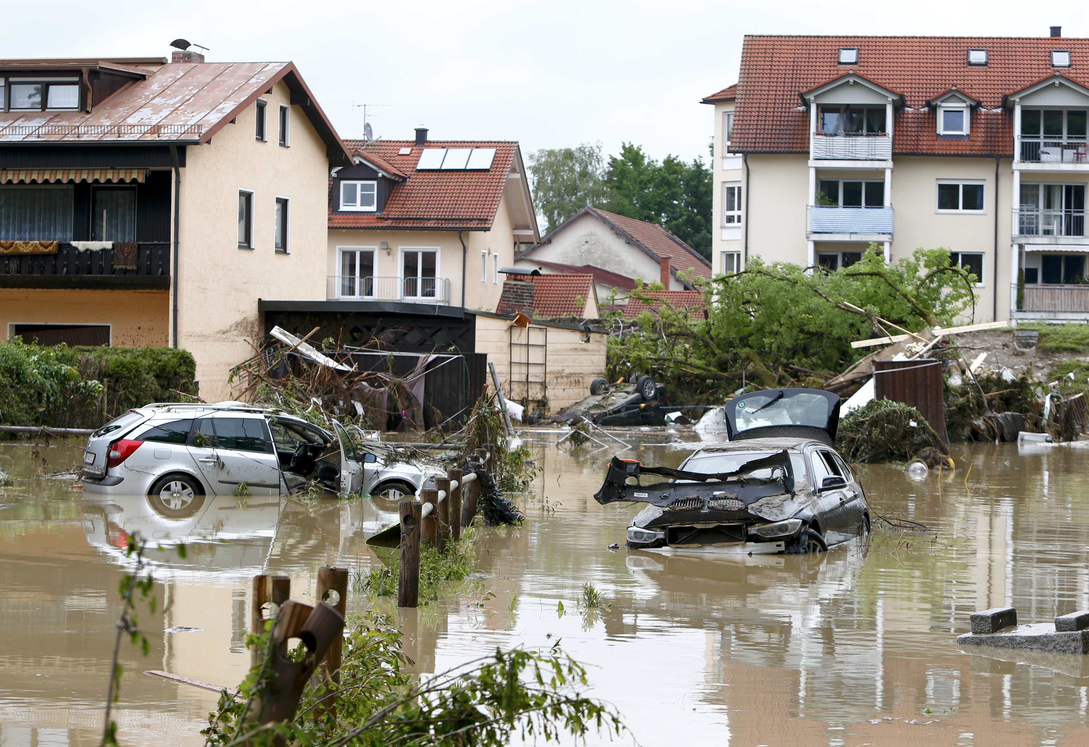 2016-06-02T110307Z_1819241827_LR1EC620UOWHD_RTRMADP_3_GERMANY-FLOODING