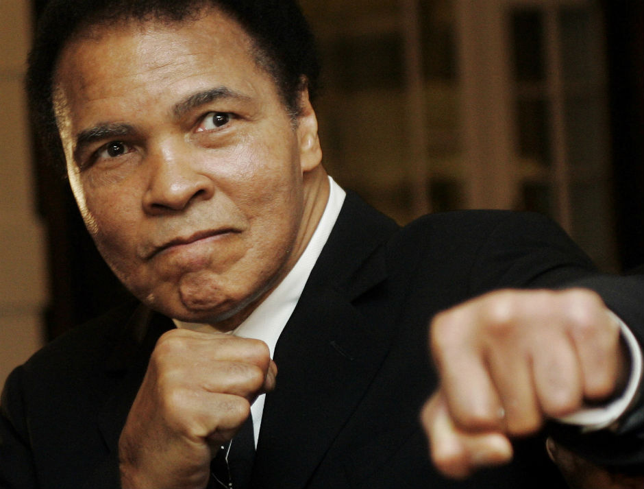 2016-06-02T220504Z_906230488_TM3EC621E7501_RTRMADP_3_BOXING-ALI