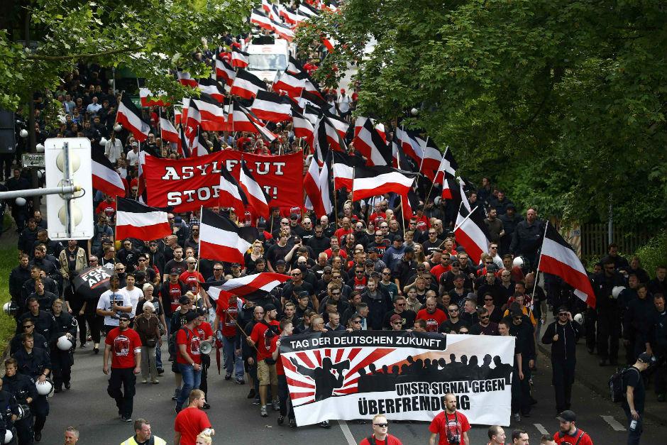 2016-06-04T142742Z_1653491736_LR1EC64145VZF_RTRMADP_3_GERMANY-POLITICS