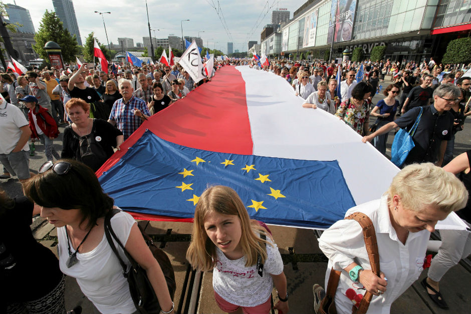 2016-06-04T162345Z_103307652_S1AETHZOSNAA_RTRMADP_3_POLAND-PROTESTS