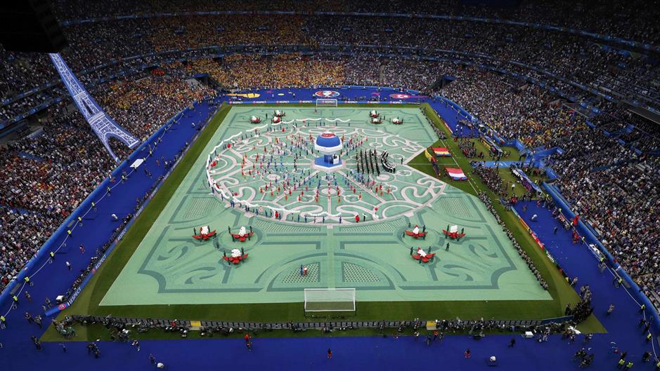 2016-06-10T185925Z_1744759675_LR1EC6A1GQR54_RTRMADP_3_SOCCER-EURO-FRA-ROM